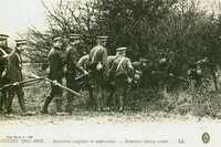  1914-1918 1915 Infanterie Anglaise en embuscade English infantry in ambush.jpg 